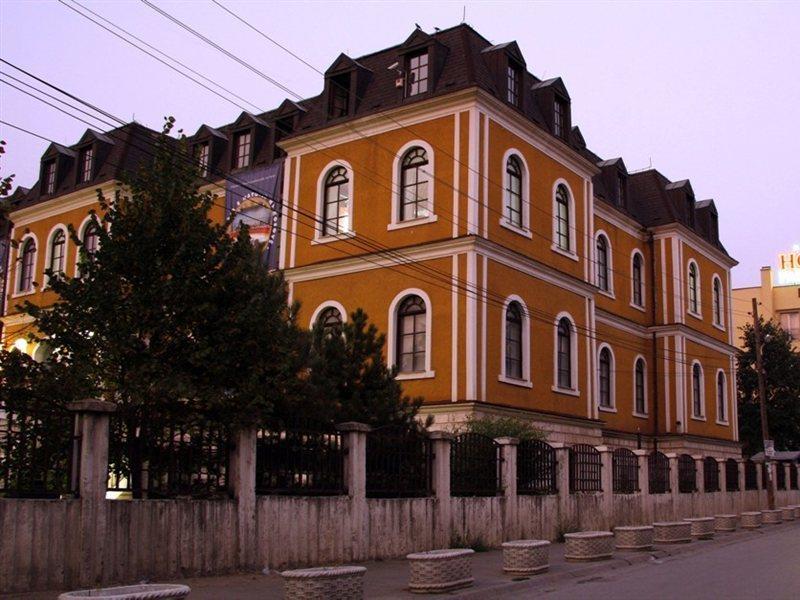 Hotel Parlament Priștina Exterior foto